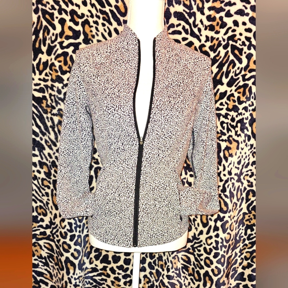 ATHLETA PRE LOVED IN GREAT CONDITION XS